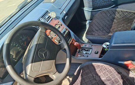 Mercedes-Benz C-Класс, 1994 год, 250 000 рублей, 2 фотография
