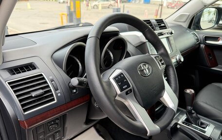 Toyota Land Cruiser Prado 150 рестайлинг 2, 2015 год, 3 400 000 рублей, 15 фотография