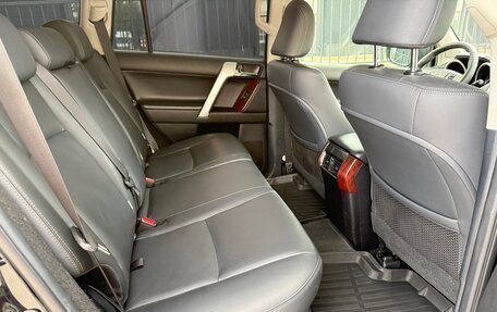 Toyota Land Cruiser Prado 150 рестайлинг 2, 2015 год, 3 400 000 рублей, 13 фотография