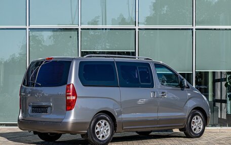 Hyundai H-1 II рестайлинг, 2011 год, 1 395 000 рублей, 6 фотография