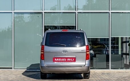 Hyundai H-1 II рестайлинг, 2011 год, 1 395 000 рублей, 5 фотография