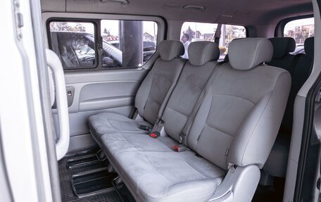 Hyundai H-1 II рестайлинг, 2011 год, 1 395 000 рублей, 16 фотография