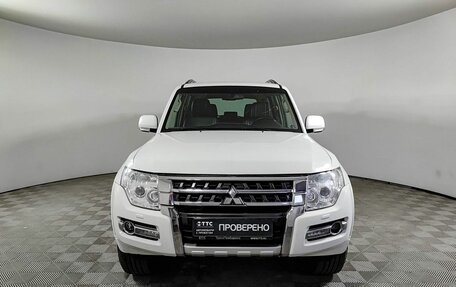 Mitsubishi Pajero IV, 2015 год, 2 570 000 рублей, 2 фотография
