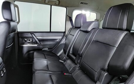 Mitsubishi Pajero IV, 2015 год, 2 570 000 рублей, 12 фотография