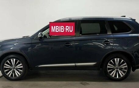 Mitsubishi Outlander III рестайлинг 3, 2020 год, 1 680 000 рублей, 3 фотография