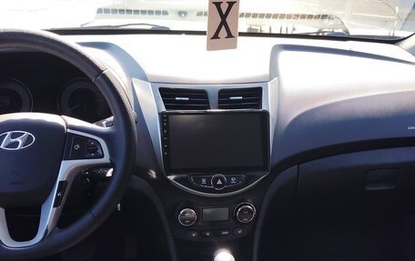 Hyundai Solaris II рестайлинг, 2012 год, 750 000 рублей, 6 фотография