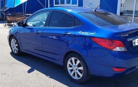 Hyundai Solaris II рестайлинг, 2012 год, 750 000 рублей, 5 фотография