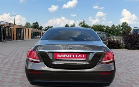 Mercedes-Benz E-Класс, 2016 год, 2 750 000 рублей, 11 фотография