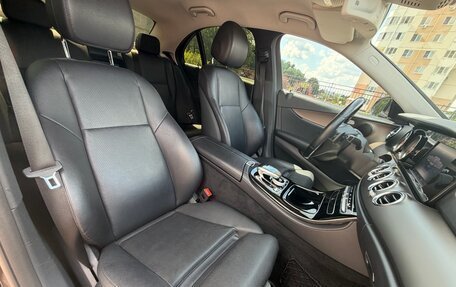 Mercedes-Benz E-Класс, 2016 год, 2 750 000 рублей, 21 фотография