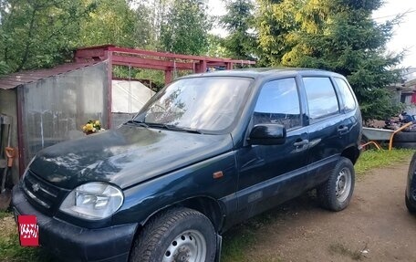 Chevrolet Niva I рестайлинг, 2004 год, 235 000 рублей, 2 фотография