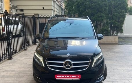 Mercedes-Benz V-Класс, 2016 год, 4 280 000 рублей, 3 фотография