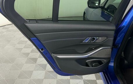 BMW 3 серия, 2019 год, 3 829 000 рублей, 10 фотография