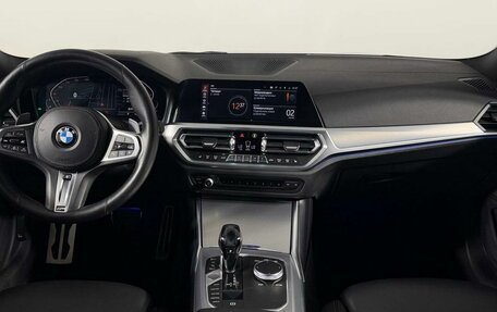 BMW 3 серия, 2019 год, 3 829 000 рублей, 15 фотография