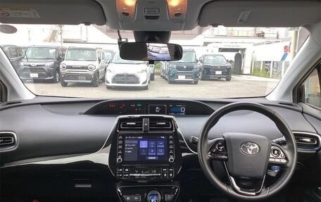 Toyota Prius IV XW50, 2022 год, 1 250 666 рублей, 10 фотография