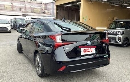 Toyota Prius IV XW50, 2022 год, 1 250 666 рублей, 4 фотография