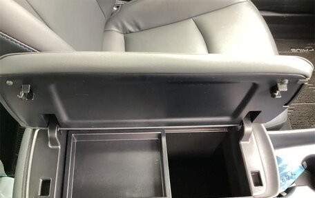 Toyota Prius IV XW50, 2022 год, 1 250 666 рублей, 16 фотография