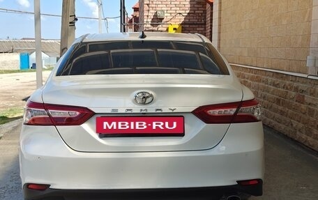 Toyota Camry, 2019 год, 1 870 000 рублей, 3 фотография