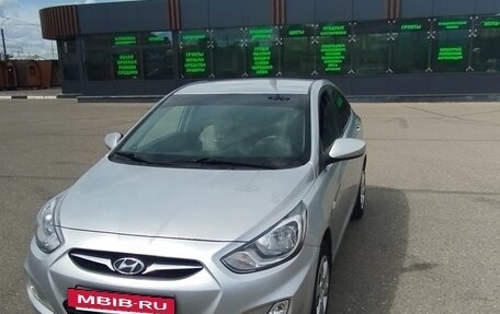 Hyundai Solaris II рестайлинг, 2012 год, 550 000 рублей, 14 фотография