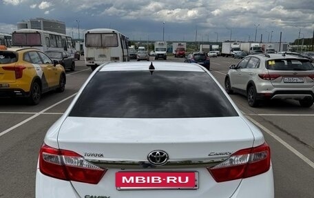 Toyota Camry, 2013 год, 1 290 000 рублей, 4 фотография