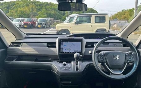 Honda Freed II, 2022 год, 1 270 000 рублей, 9 фотография