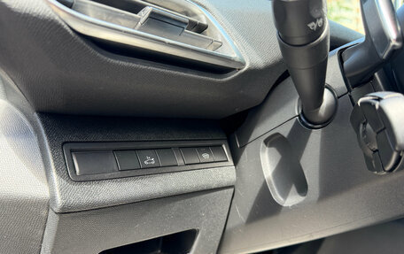 Peugeot 3008 II, 2018 год, 1 849 000 рублей, 19 фотография