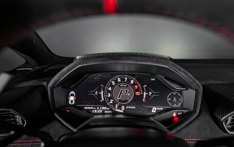 Lamborghini Huracán, 2024 год, 38 000 000 рублей, 11 фотография