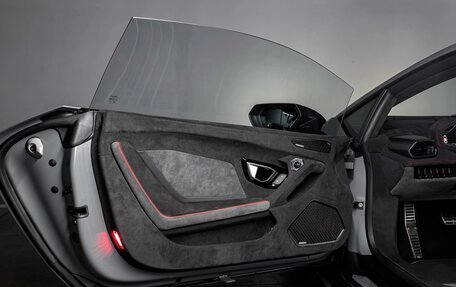 Lamborghini Huracán, 2024 год, 38 000 000 рублей, 8 фотография