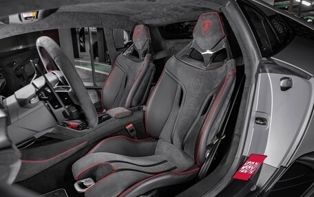 Lamborghini Huracán, 2024 год, 38 000 000 рублей, 7 фотография