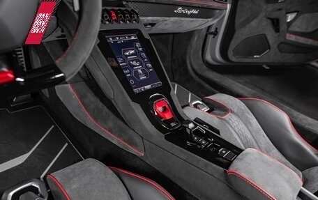 Lamborghini Huracán, 2024 год, 38 000 000 рублей, 14 фотография