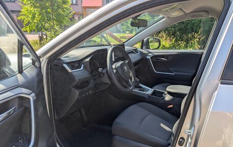 Toyota RAV4, 2019 год, 3 390 000 рублей, 11 фотография