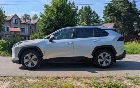 Toyota RAV4, 2019 год, 3 390 000 рублей, 8 фотография