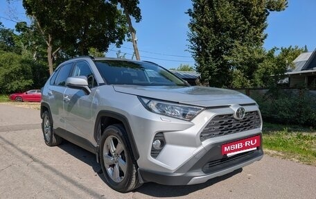 Toyota RAV4, 2019 год, 3 390 000 рублей, 3 фотография