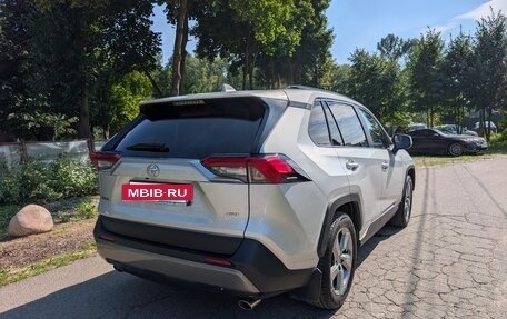 Toyota RAV4, 2019 год, 3 390 000 рублей, 5 фотография