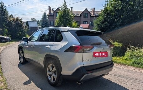 Toyota RAV4, 2019 год, 3 390 000 рублей, 7 фотография