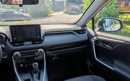 Toyota RAV4, 2019 год, 3 390 000 рублей, 16 фотография