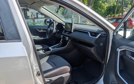 Toyota RAV4, 2019 год, 3 390 000 рублей, 14 фотография