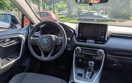Toyota RAV4, 2019 год, 3 390 000 рублей, 15 фотография