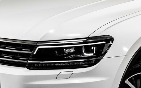Volkswagen Tiguan II, 2018 год, 2 099 000 рублей, 2 фотография
