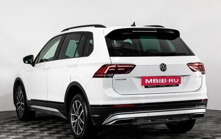Volkswagen Tiguan II, 2018 год, 2 099 000 рублей, 9 фотография