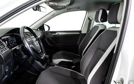 Volkswagen Tiguan II, 2018 год, 2 099 000 рублей, 21 фотография