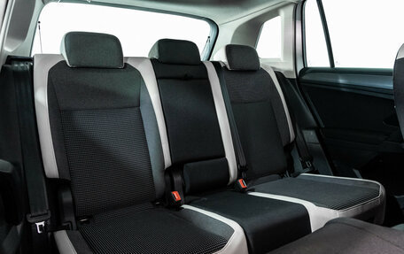 Volkswagen Tiguan II, 2018 год, 2 099 000 рублей, 23 фотография