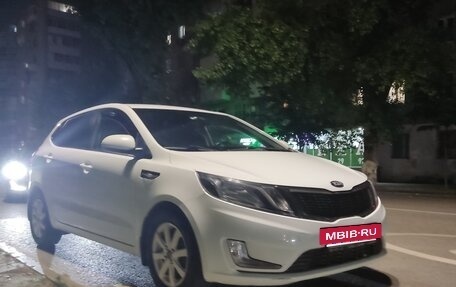 KIA Rio III рестайлинг, 2014 год, 980 000 рублей, 2 фотография