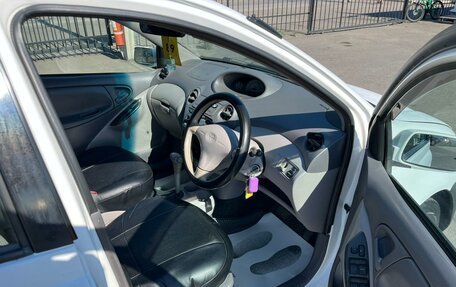 Toyota Platz, 2000 год, 289 000 рублей, 13 фотография