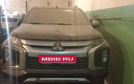 Mitsubishi L200 IV рестайлинг, 2021 год, 2 000 000 рублей, 10 фотография