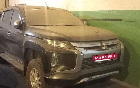 Mitsubishi L200 IV рестайлинг, 2021 год, 2 000 000 рублей, 8 фотография