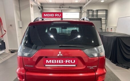 Mitsubishi Outlander III рестайлинг 3, 2011 год, 849 900 рублей, 5 фотография