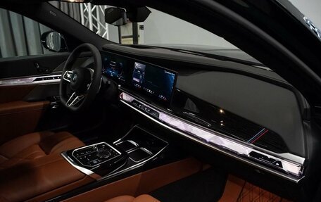 BMW 7 серия, 2025 год, 13 500 000 рублей, 27 фотография