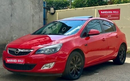 Opel Astra J, 2011 год, 799 000 рублей, 1 фотография