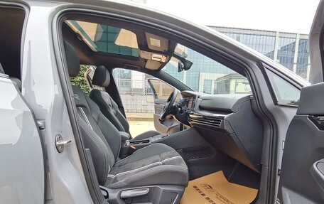 Volkswagen Golf VIII, 2023 год, 2 050 000 рублей, 12 фотография