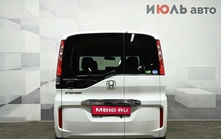 Honda Stepwgn IV, 2017 год, 2 250 000 рублей, 5 фотография